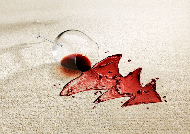 Wijnvlekken in bankstel, vloerkleed of tapijt